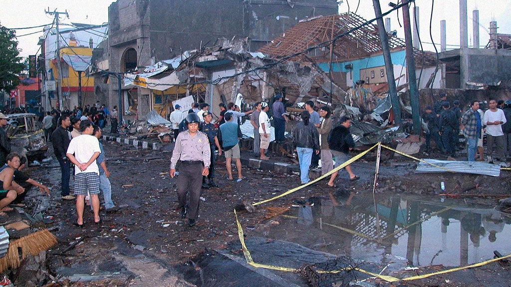 Kuta, Bali after the bombings in 2002 (Photo source: The Sun)