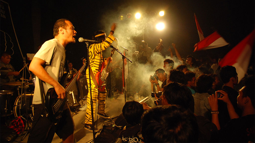 Navicula performing during their anti-deforestation campaign with Greenpeace
