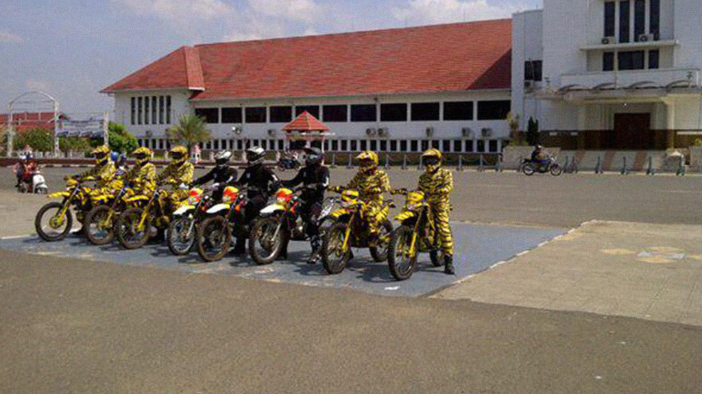 Mata Harimau team getting ready to start their 12.000km trip across Kalimantan